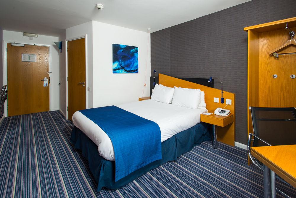 Holiday Inn Express Manchester East, An Ihg Hotel Esterno foto