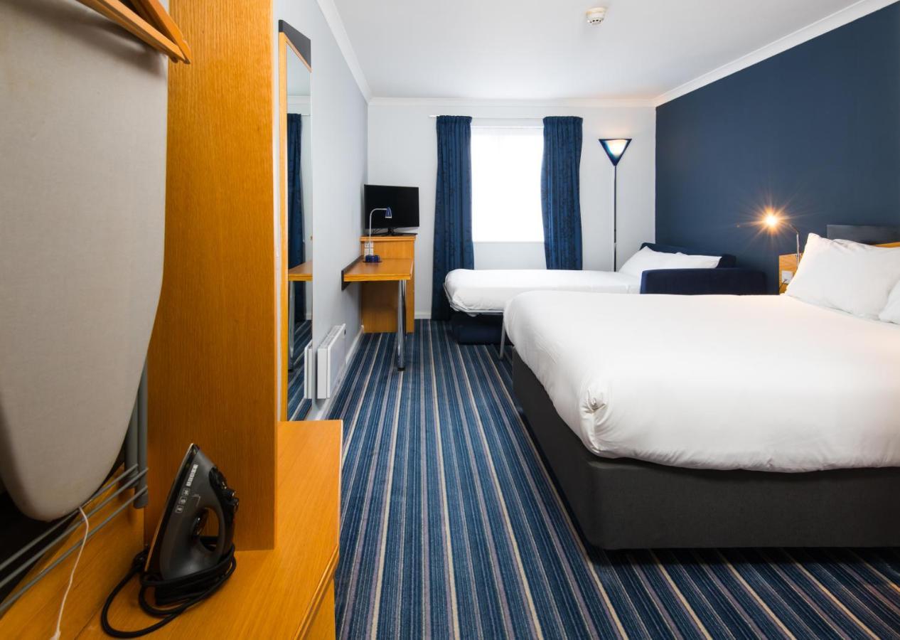 Holiday Inn Express Manchester East, An Ihg Hotel Esterno foto