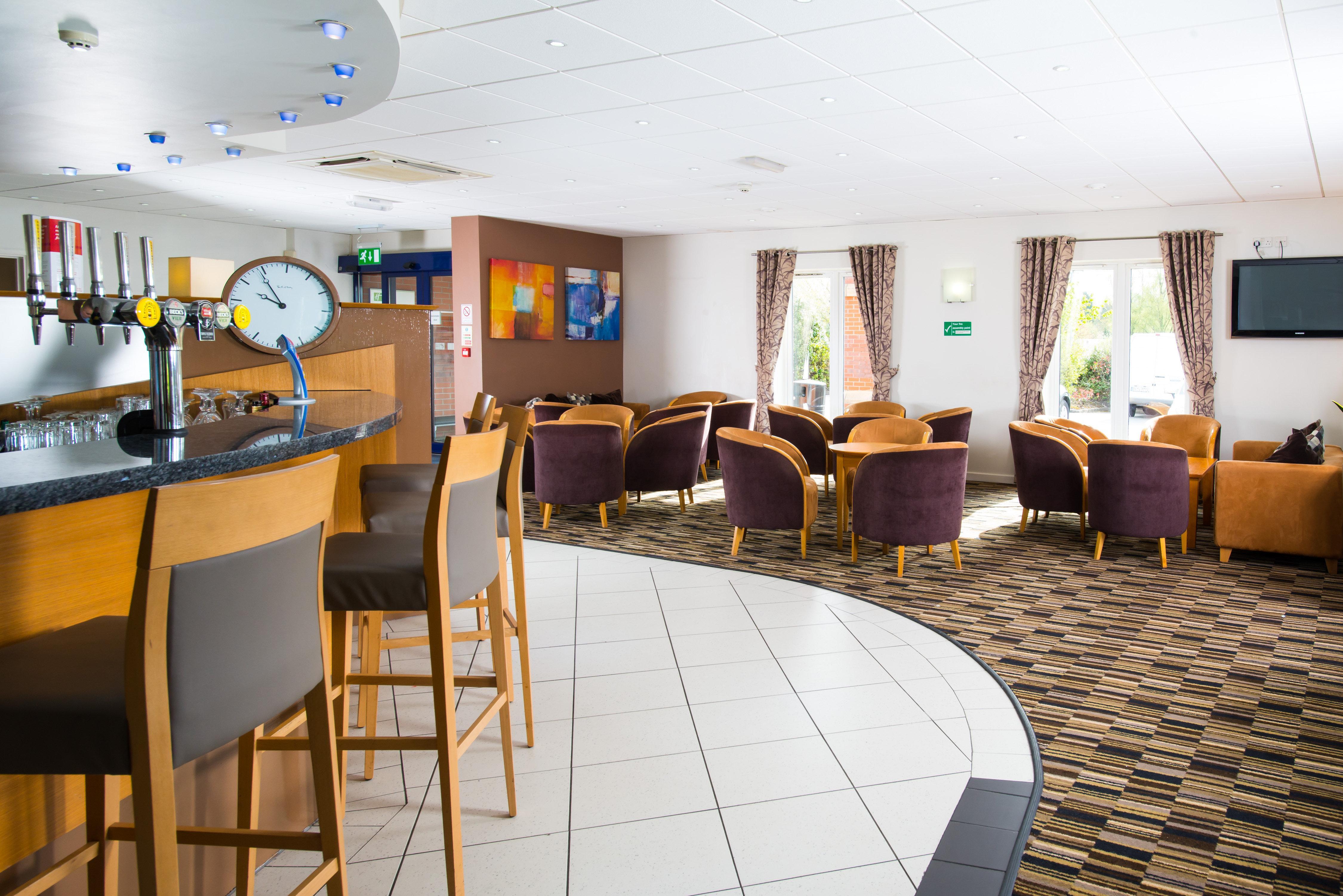 Holiday Inn Express Manchester East, An Ihg Hotel Esterno foto