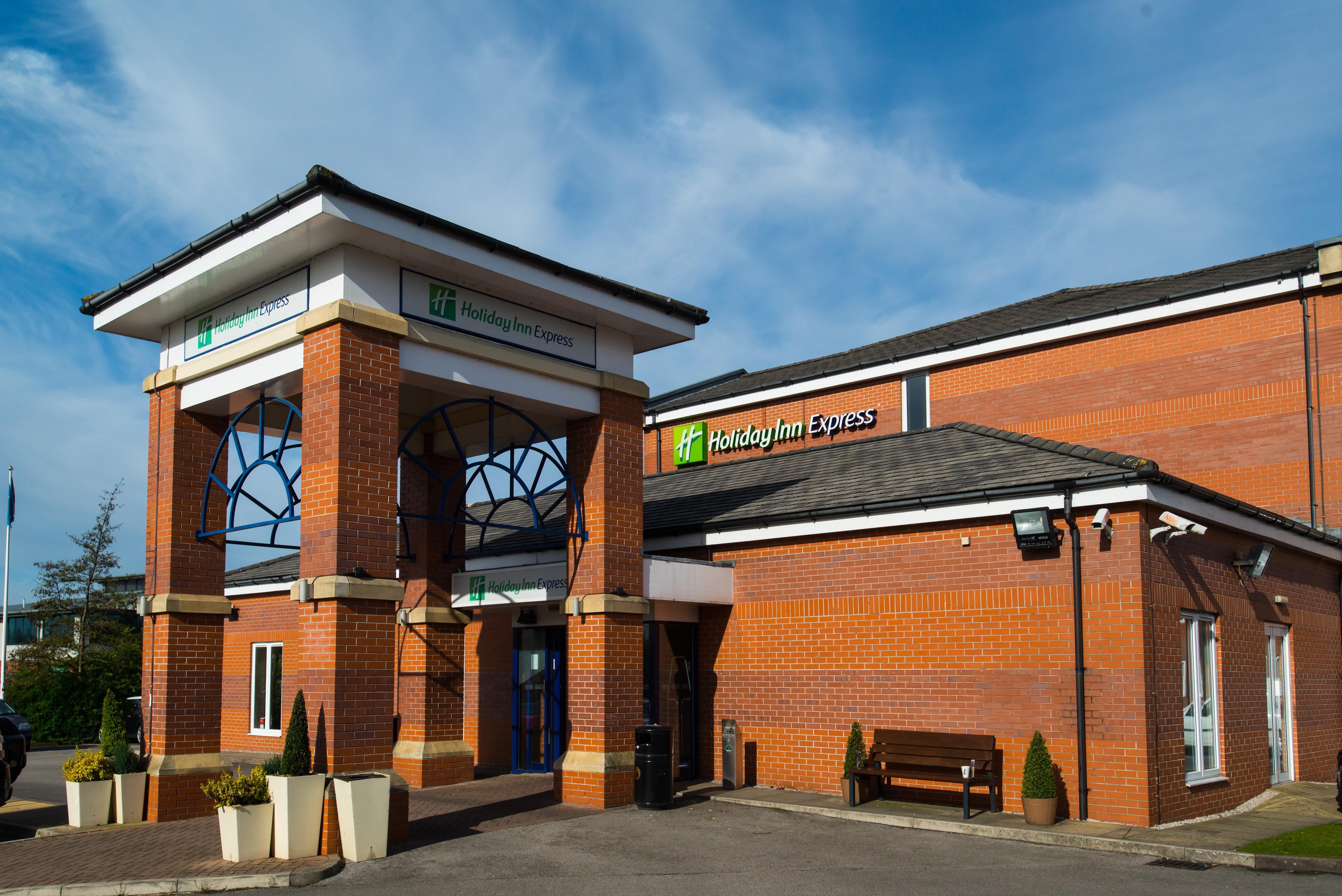 Holiday Inn Express Manchester East, An Ihg Hotel Esterno foto